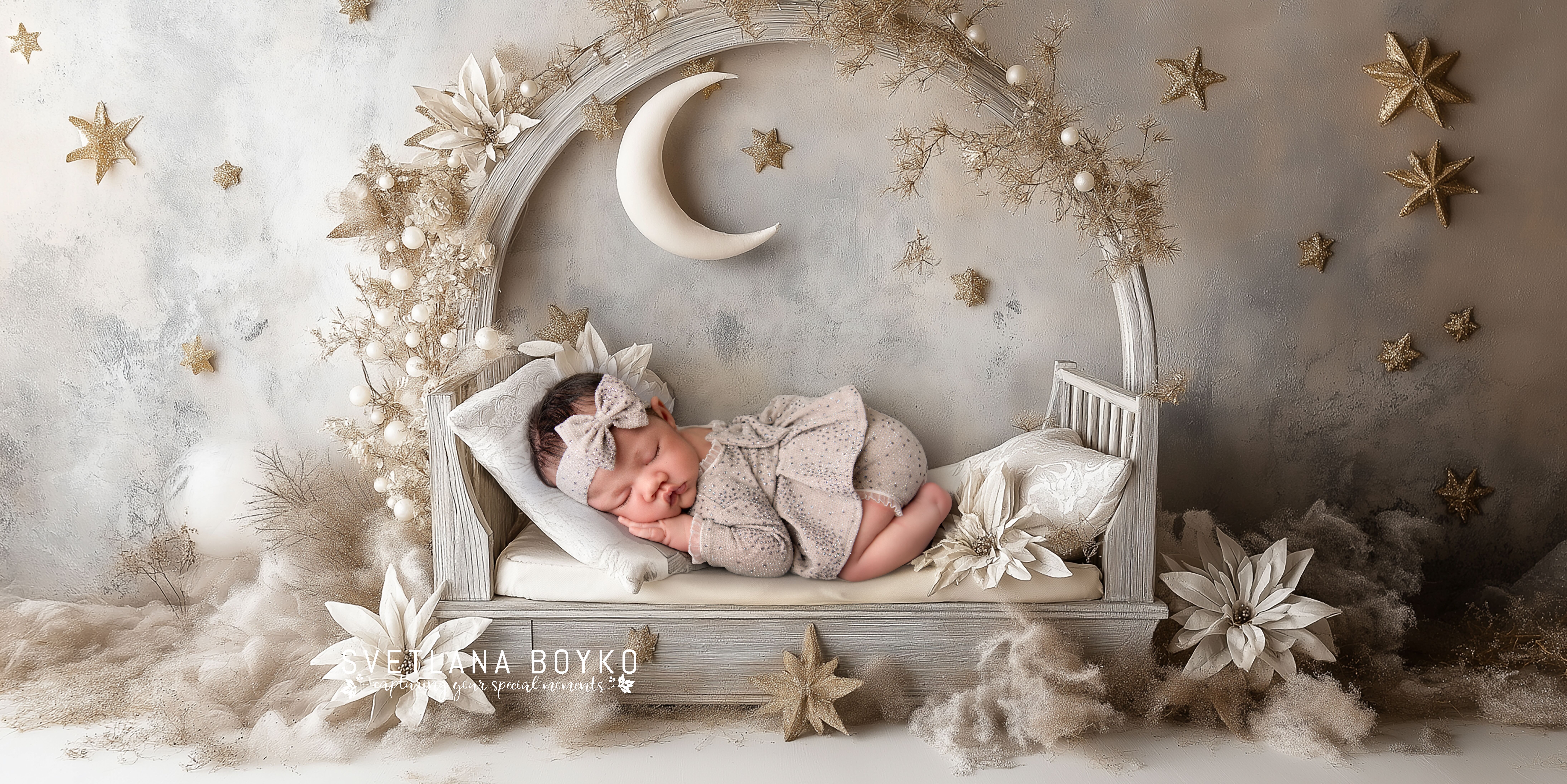 kisonia5020_photogrpahy_studio__side_view_small_baby_bed__color_98887f55-d767-43d5-b18d-75403d060eeb copy logo